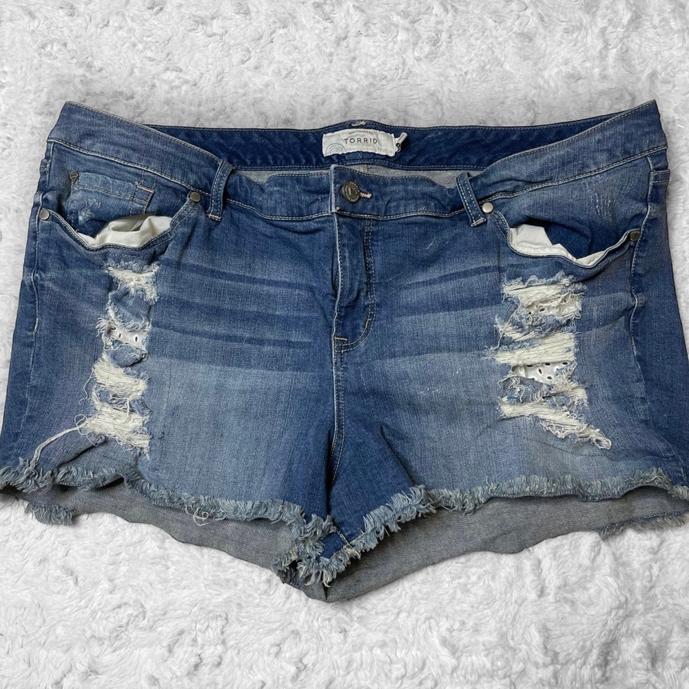 TORRID Medium Wash Denim Destroyed Cutoff Jean Shorts Women's Plus Size 24
